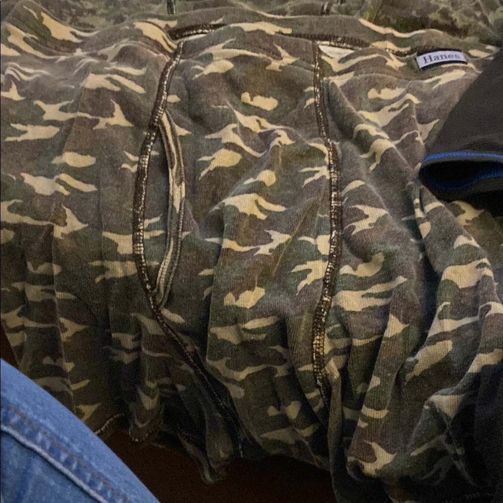 Hanes Black and Camouflage Lounge Set - Picture 4 of 5